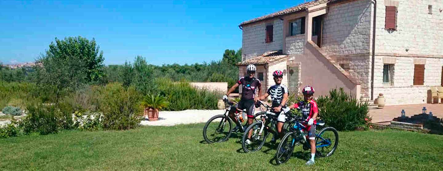 Ciclisti grandi e piccoli